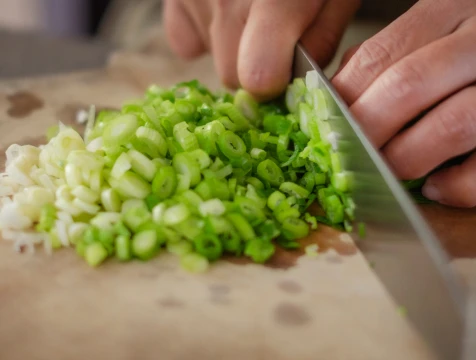 食材をカットするイメージ